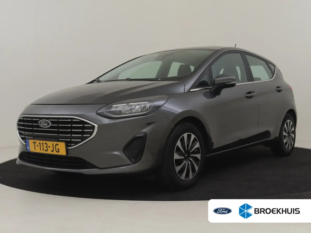 1.0 EcoBoost Hybrid Titanium l Cr Control l Climate Control l Stoel/stuurverwarming | Parkeersensoren l Naviagtie l Apple Car play l Metallic lak l