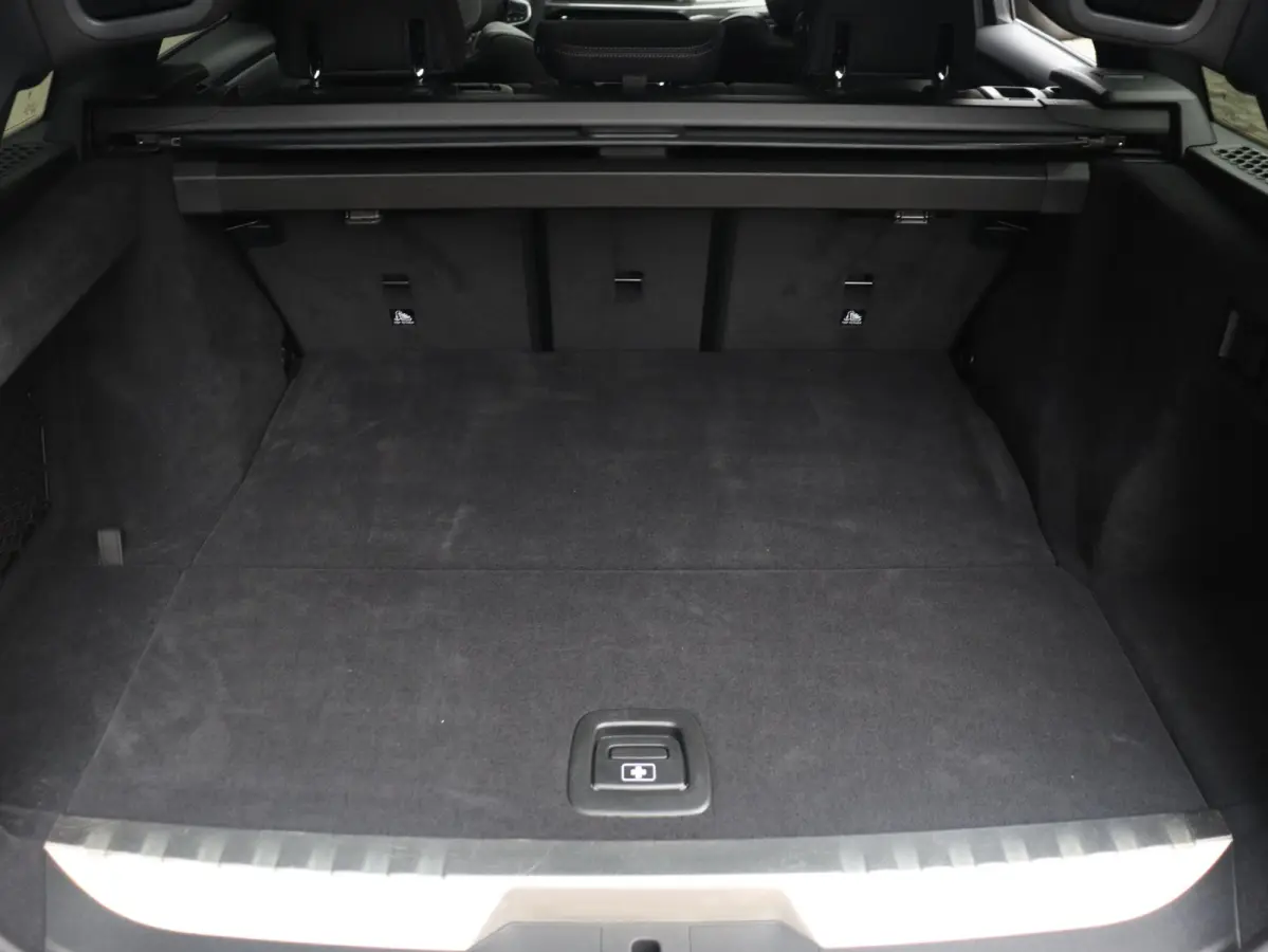 330e | M Sportpakket Pro | Panodak | Innovation Pack | Trekhaak | Head-Up | Driving Assistant Prof. | Elektr. Stoelen | Harman Kardon | Adaptief M Onderstel | SOH 100% | 19'' LMV