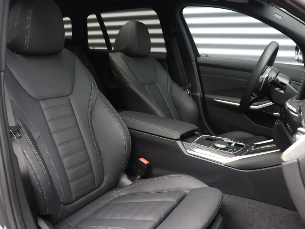 330e | M Sportpakket Pro | Panodak | Innovation Pack | Trekhaak | Head-Up | Driving Assistant Prof. | Elektr. Stoelen | Harman Kardon | Adaptief M Onderstel | SOH 100% | 19'' LMV