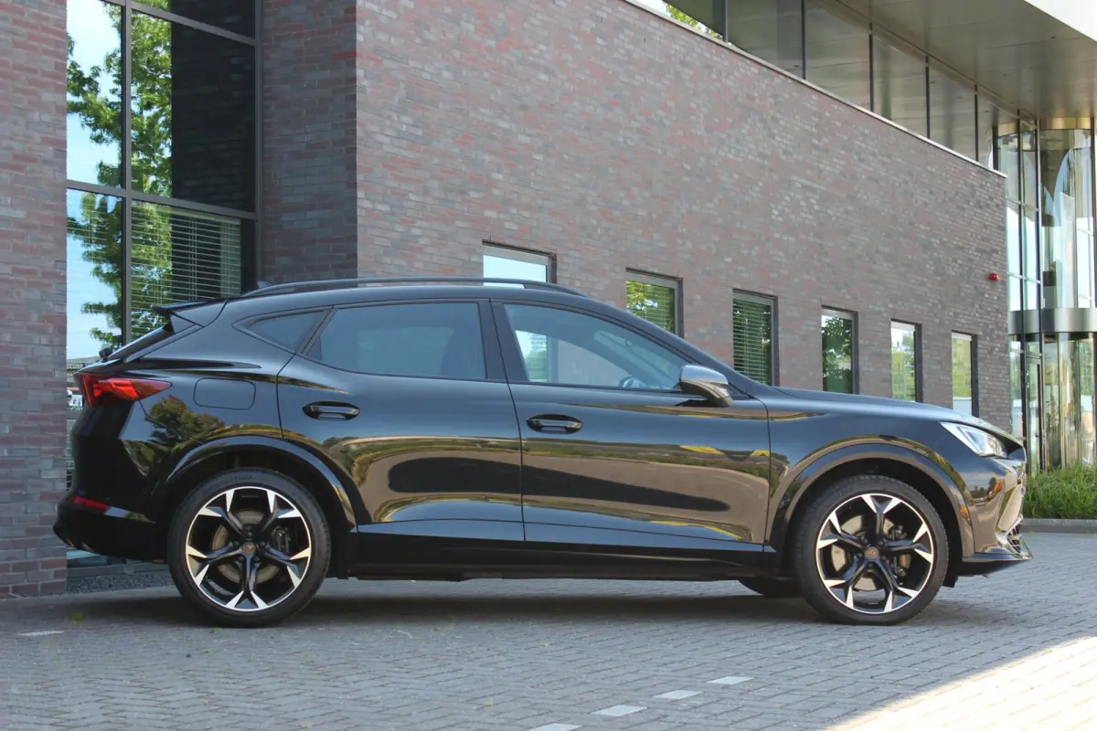1.4 e-Hybrid Business