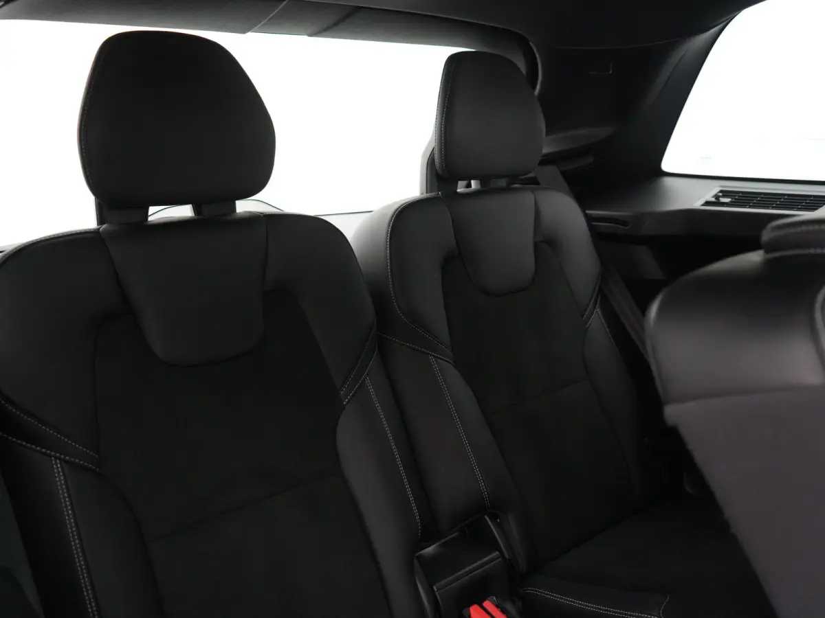 T8 Recharge AWD R-Design 7 Persoons Long Range PHEV 456pk Dealer O.H | Luchtvering | Trekhaak Af Fabriek | Panodak | 360 Camera | Adaptive Cruise | Harman  / Kardon | Alcantara Sportstoelen 