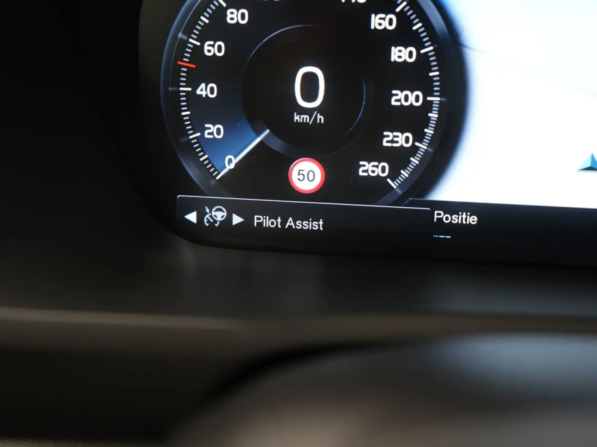 T8 Recharge AWD R-Design 7 Persoons Long Range PHEV 456pk Dealer O.H | Luchtvering | Trekhaak Af Fabriek | Panodak | 360 Camera | Adaptive Cruise | Harman  / Kardon | Alcantara Sportstoelen 
