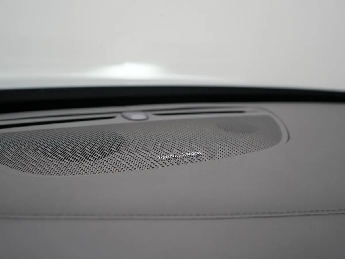 T8 Recharge AWD R-Design 7 Persoons Long Range PHEV 456pk Dealer O.H | Luchtvering | Trekhaak Af Fabriek | Panodak | 360 Camera | Adaptive Cruise | Harman  / Kardon | Alcantara Sportstoelen 