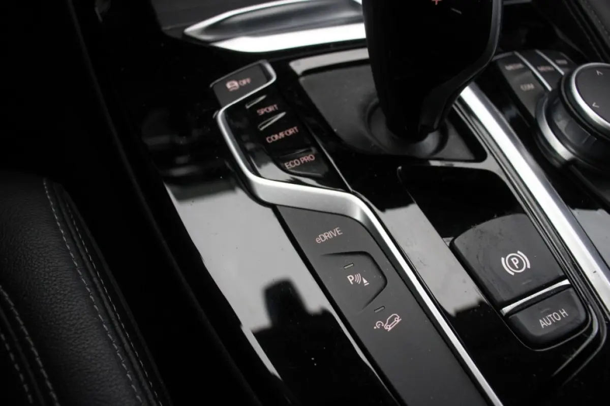 xDrive30e Bns Ed. Plus - Digitaal Cockpit, Carplay, Navi, Leer, Stoelverw.