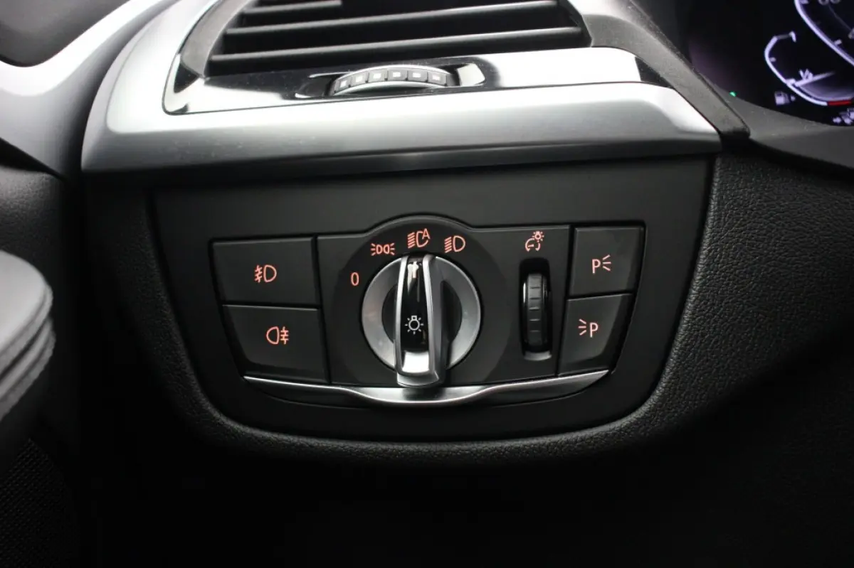 xDrive30e Bns Ed. Plus - Digitaal Cockpit, Carplay, Navi, Leer, Stoelverw.