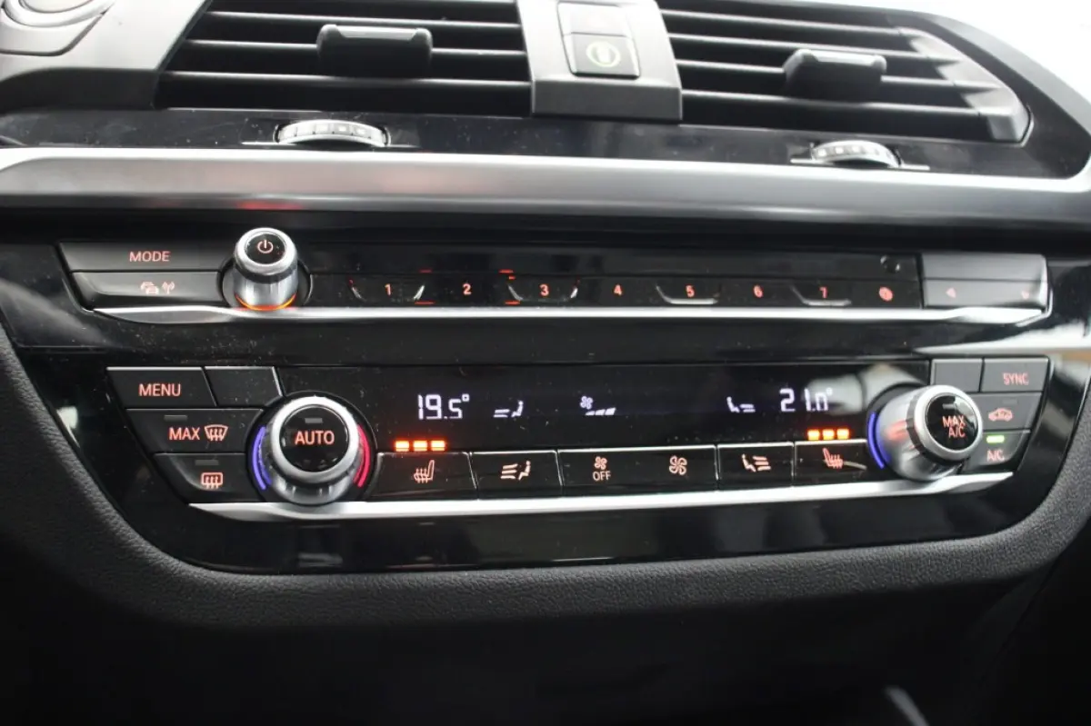 xDrive30e Bns Ed. Plus - Digitaal Cockpit, Carplay, Navi, Leer, Stoelverw.