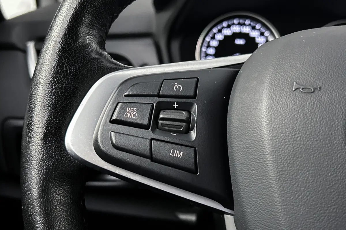 218i | 7 persoons | Camera | LED | Navigatie | Airco | Lichtmetalen velgen