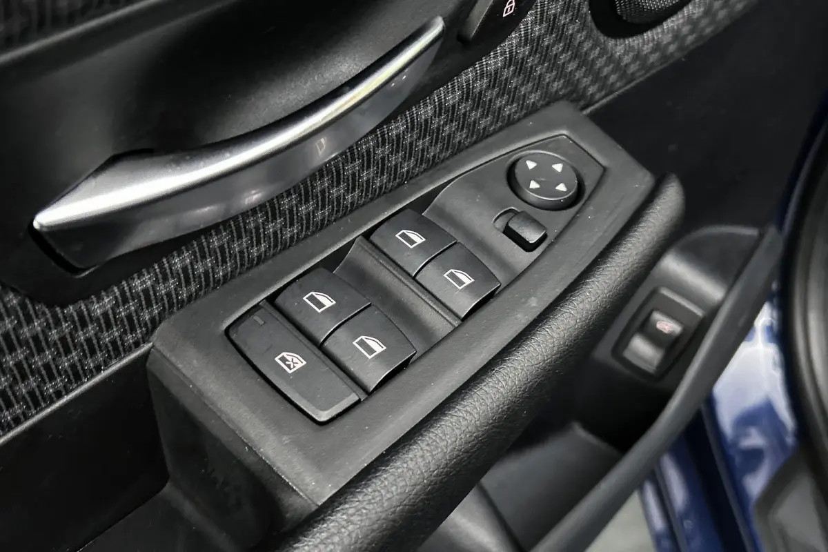 218i | 7 persoons | Camera | LED | Navigatie | Airco | Lichtmetalen velgen