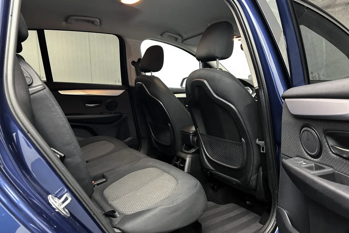218i | 7 persoons | Camera | LED | Navigatie | Airco | Lichtmetalen velgen