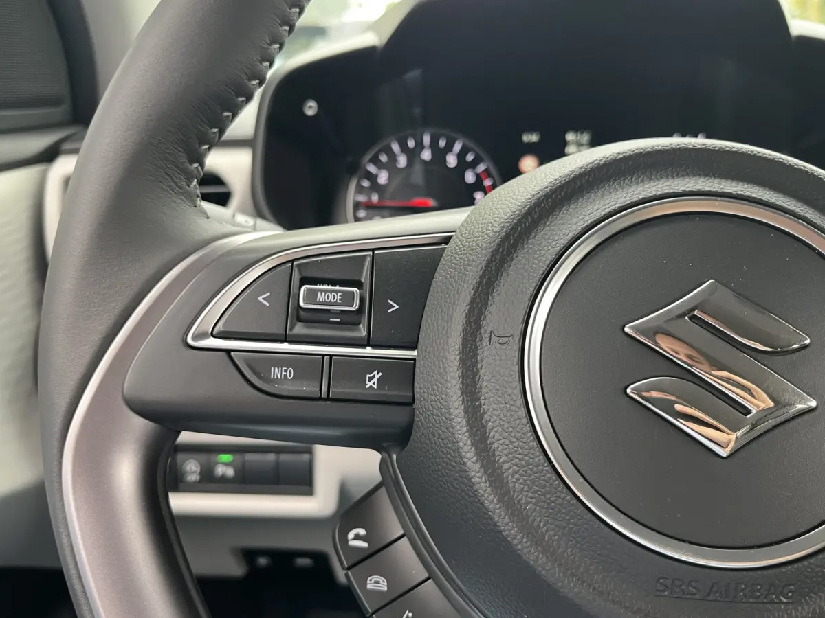 1.2 Smart Hybrid Select CVT Automaat | Meerdere kleuren beschikbaar | €2.200,- voordeel | Adapt. Cruise | Camera | Stoelverwarming | 16'' | Dodehoek | Carplay/Android Auto | Smart Entry |