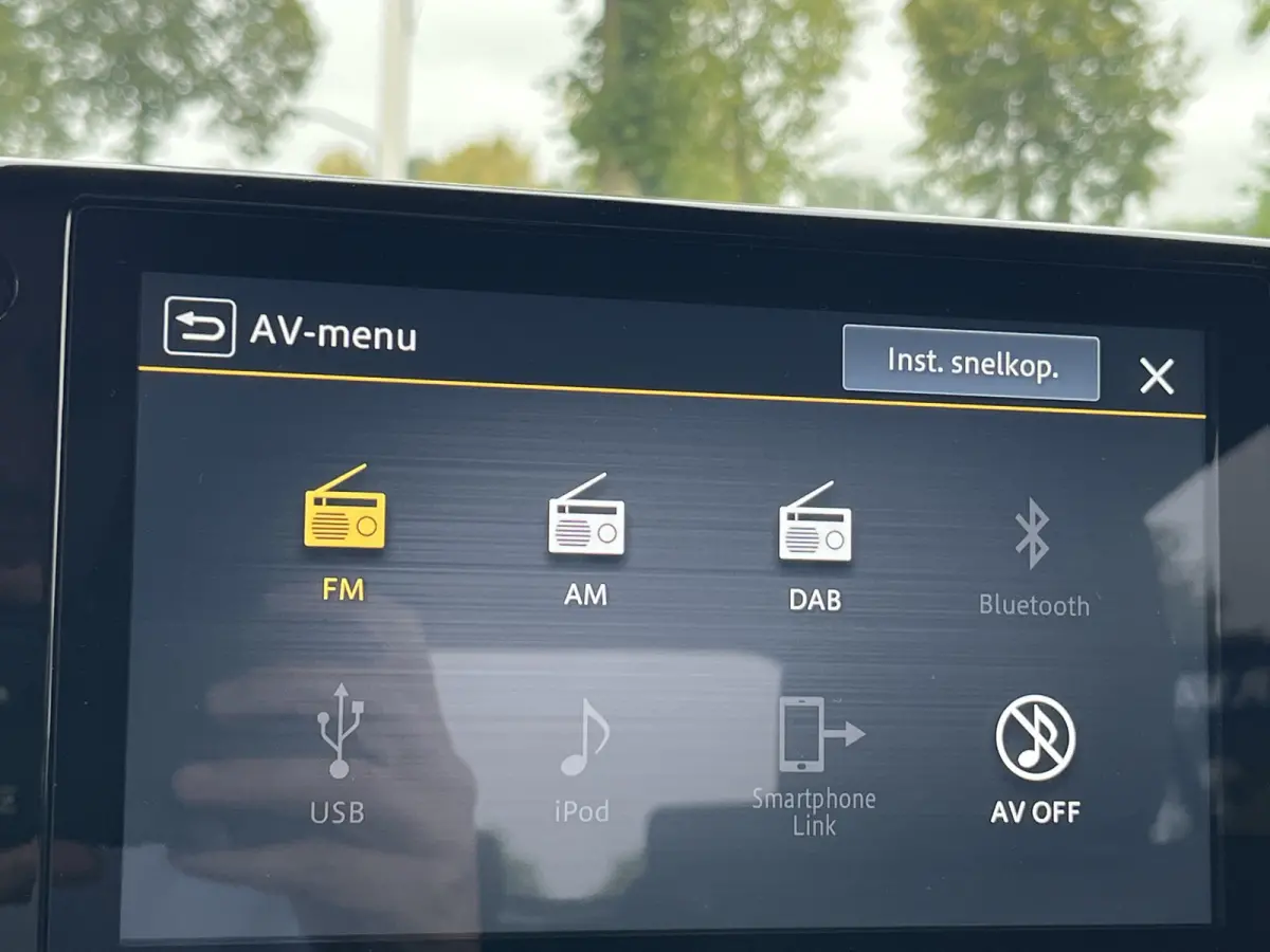 1.2 Smart Hybrid Select CVT Automaat | Meerdere kleuren beschikbaar | €2.200,- voordeel | Adapt. Cruise | Camera | Stoelverwarming | 16'' | Dodehoek | Carplay/Android Auto | Smart Entry |