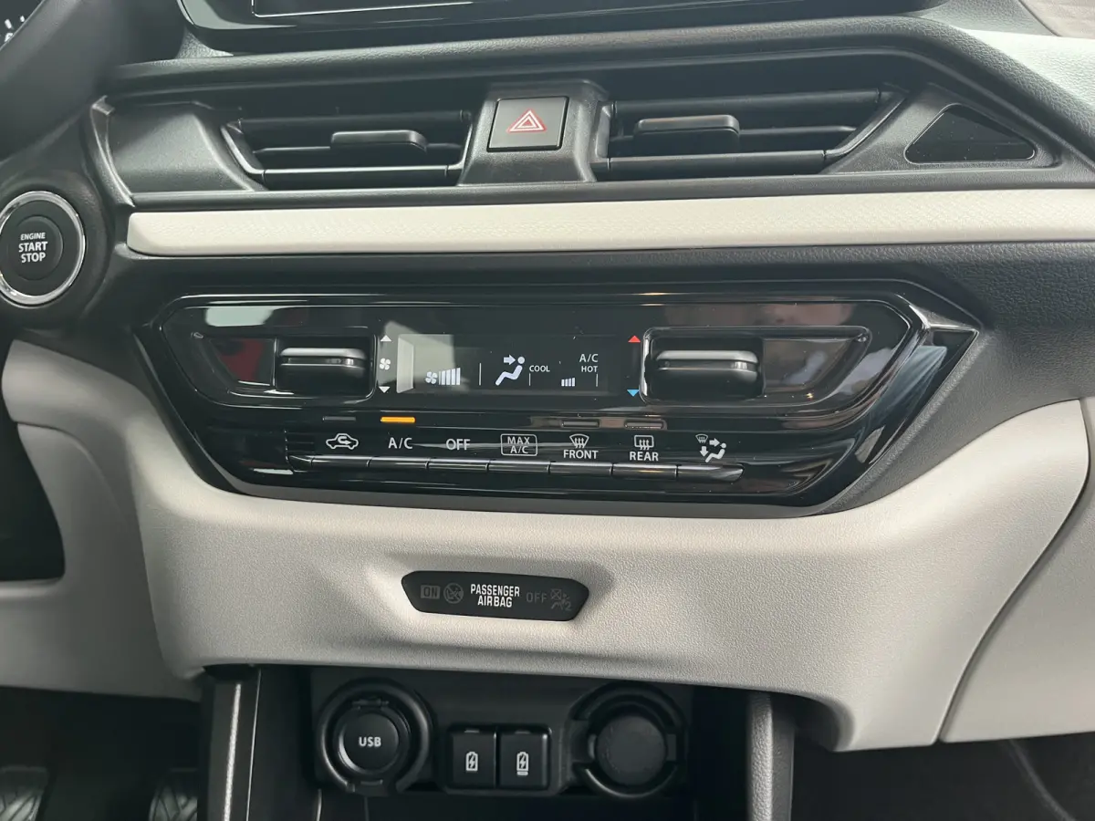 1.2 Smart Hybrid Select CVT Automaat | Meerdere kleuren beschikbaar | €2.200,- voordeel | Adapt. Cruise | Camera | Stoelverwarming | 16'' | Dodehoek | Carplay/Android Auto | Smart Entry |