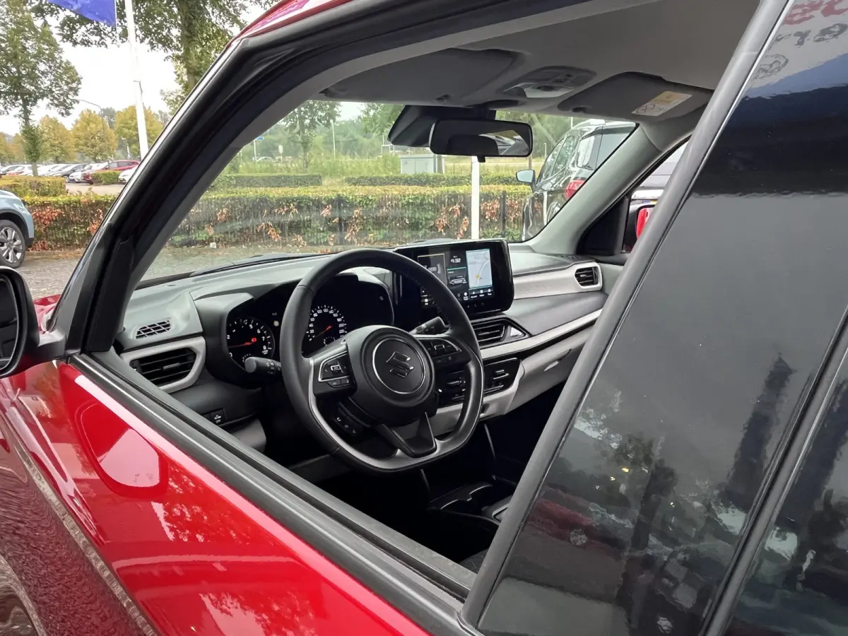 1.2 Smart Hybrid Select CVT Automaat | Meerdere kleuren beschikbaar | €2.200,- voordeel | Adapt. Cruise | Camera | Stoelverwarming | 16'' | Dodehoek | Carplay/Android Auto | Smart Entry |