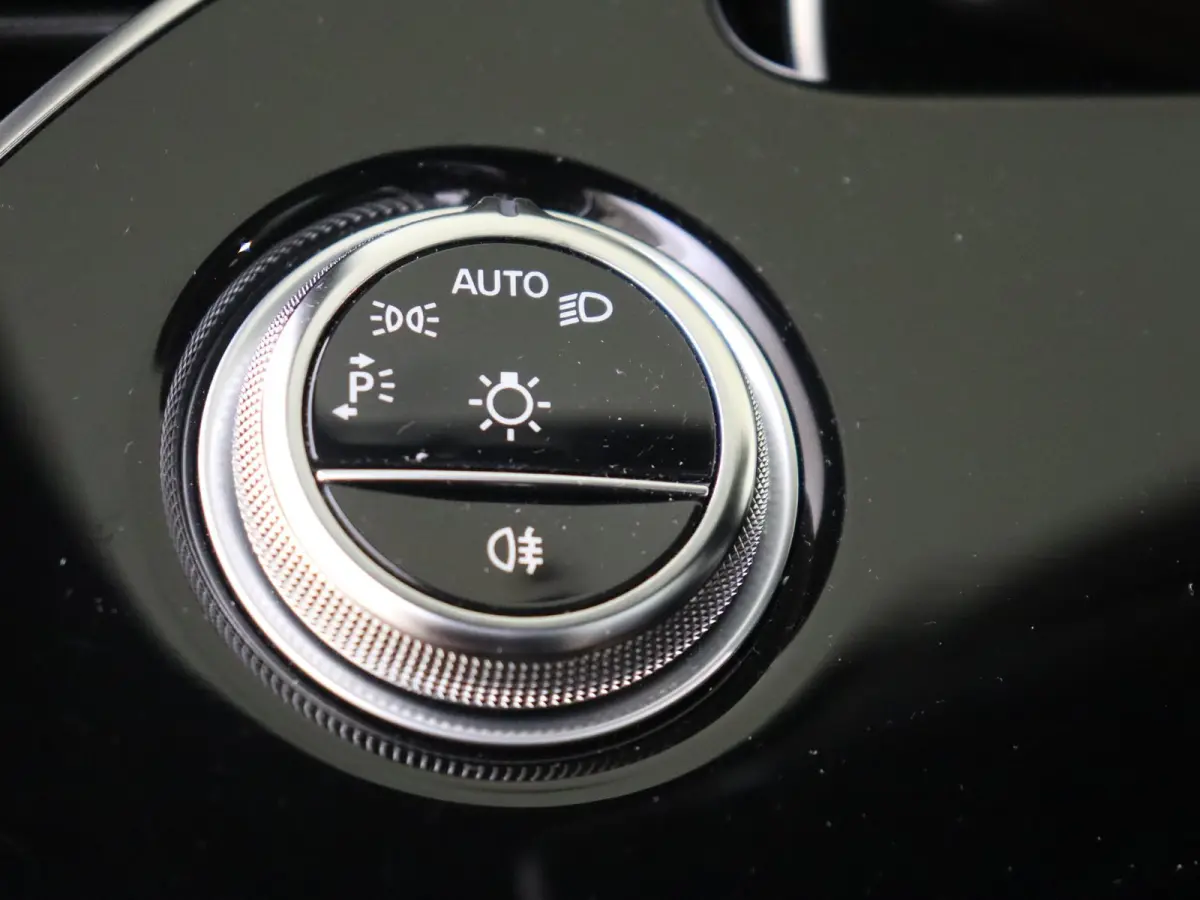 300 e AMG Line / Panoramadak / Stoelventilatie / Superscreen / 360Graden-Camera / Memory-Stoelen /