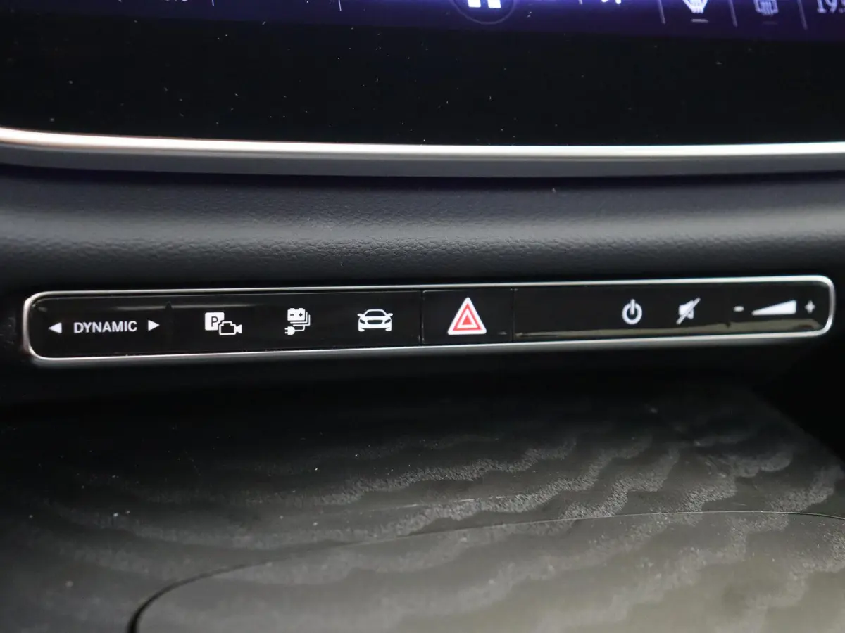300 e AMG Line / Panoramadak / Stoelventilatie / Superscreen / 360Graden-Camera / Memory-Stoelen /
