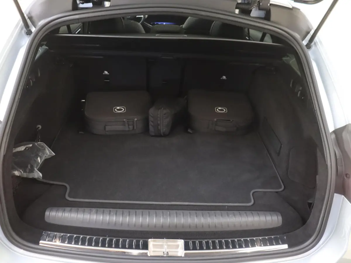 300 e AMG Line / Panoramadak / Stoelventilatie / Superscreen / 360Graden-Camera / Memory-Stoelen /