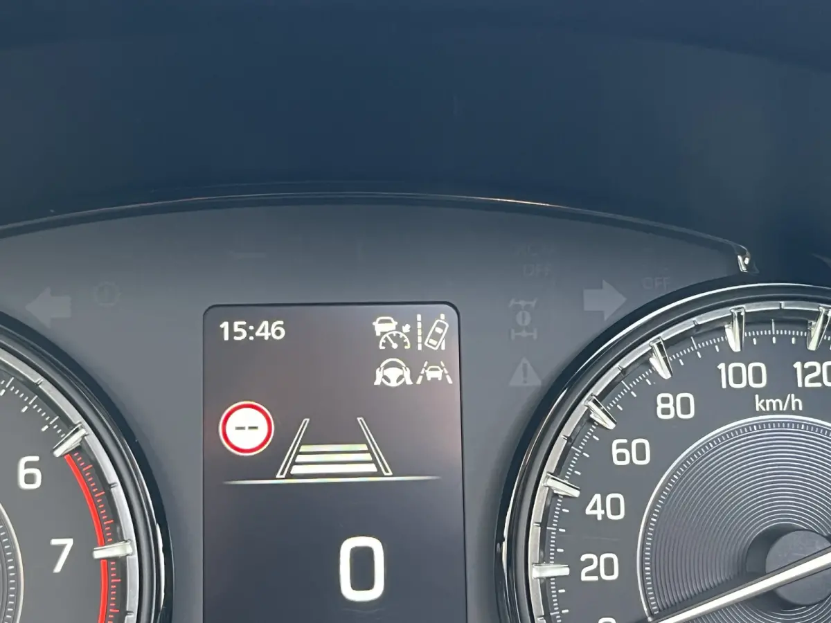 1.4 Boosterjet Smart Hybrid Style Automaat | €2.000,- voordeel | Meerdere kleuren leverbaar | Pano | Adapt. Cruise | Camera | Dodehoek | Rijstrook | Stoelverwarming | etc. etc.