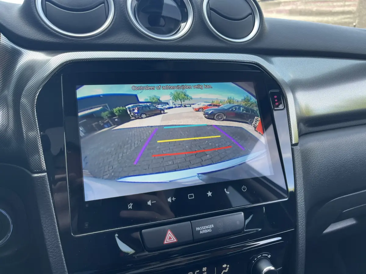 1.4 Boosterjet Smart Hybrid Style Automaat | €2.000,- voordeel | Meerdere kleuren leverbaar | Pano | Adapt. Cruise | Camera | Dodehoek | Rijstrook | Stoelverwarming | etc. etc.