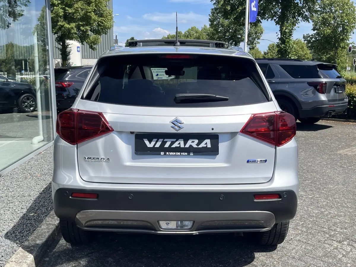 1.4 Boosterjet Smart Hybrid Style Automaat | €2.000,- voordeel | Meerdere kleuren leverbaar | Pano | Adapt. Cruise | Camera | Dodehoek | Rijstrook | Stoelverwarming | etc. etc.