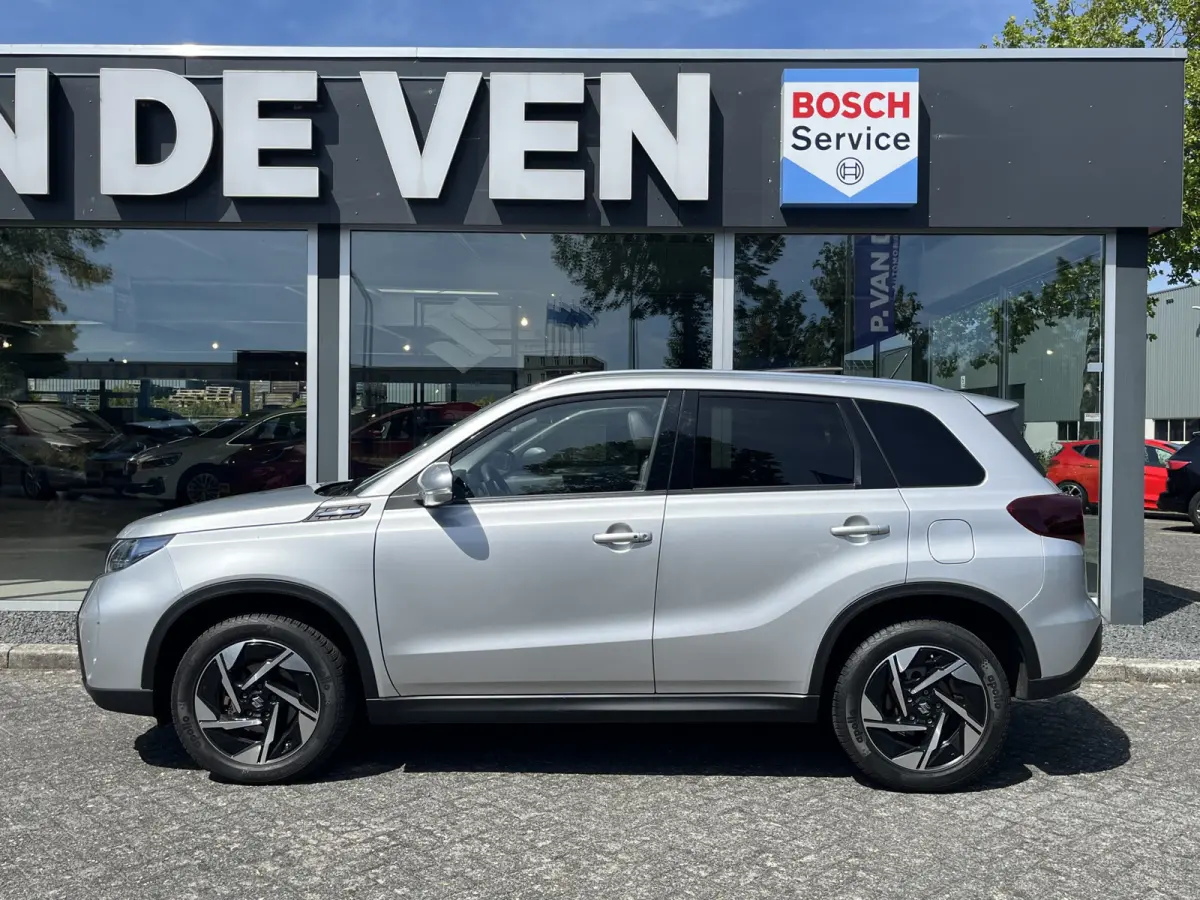 1.4 Boosterjet Smart Hybrid Style Automaat | €2.000,- voordeel | Meerdere kleuren leverbaar | Pano | Adapt. Cruise | Camera | Dodehoek | Rijstrook | Stoelverwarming | etc. etc.