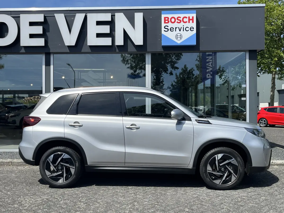 1.4 Boosterjet Smart Hybrid Style Automaat | €2.000,- voordeel | Meerdere kleuren leverbaar | Pano | Adapt. Cruise | Camera | Dodehoek | Rijstrook | Stoelverwarming | etc. etc.