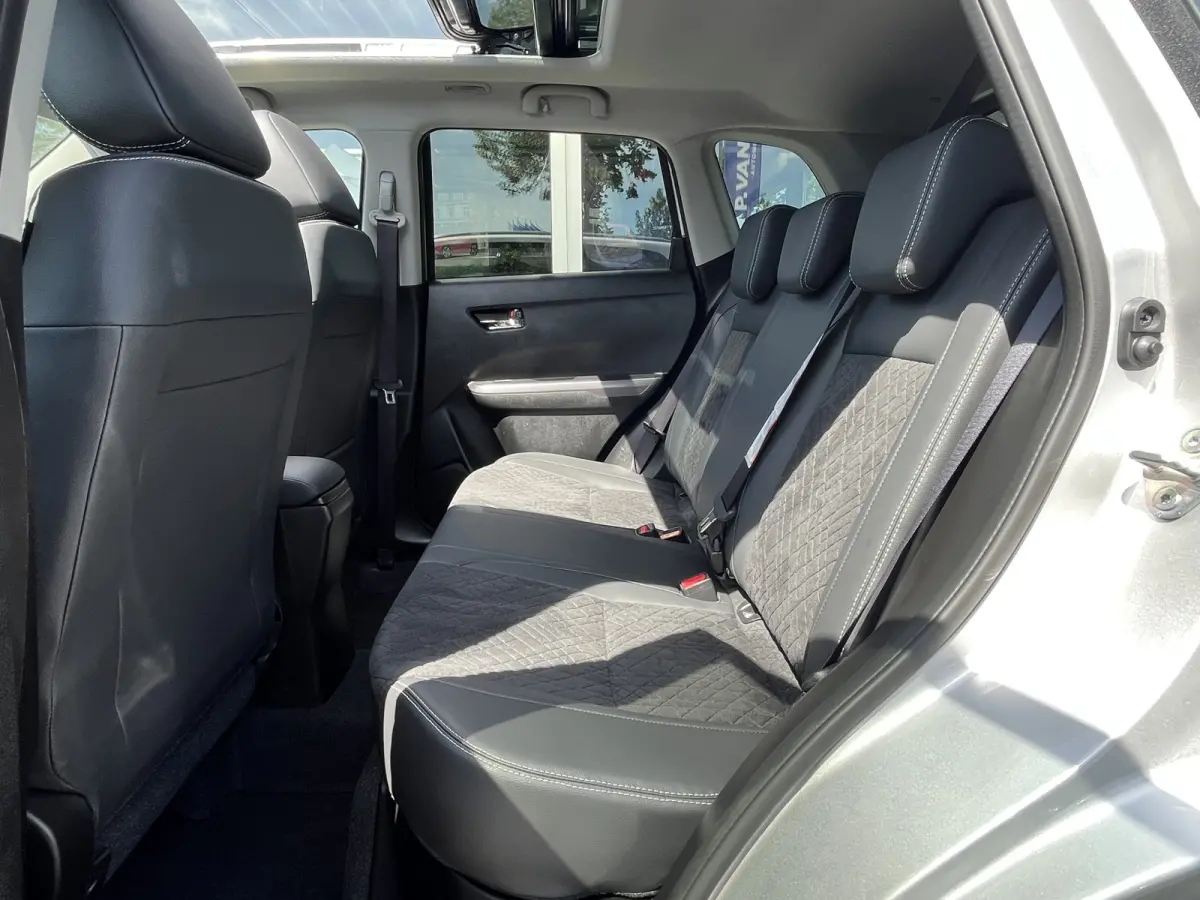 1.4 Boosterjet Smart Hybrid Style Automaat | €2.000,- voordeel | Meerdere kleuren leverbaar | Pano | Adapt. Cruise | Camera | Dodehoek | Rijstrook | Stoelverwarming | etc. etc.