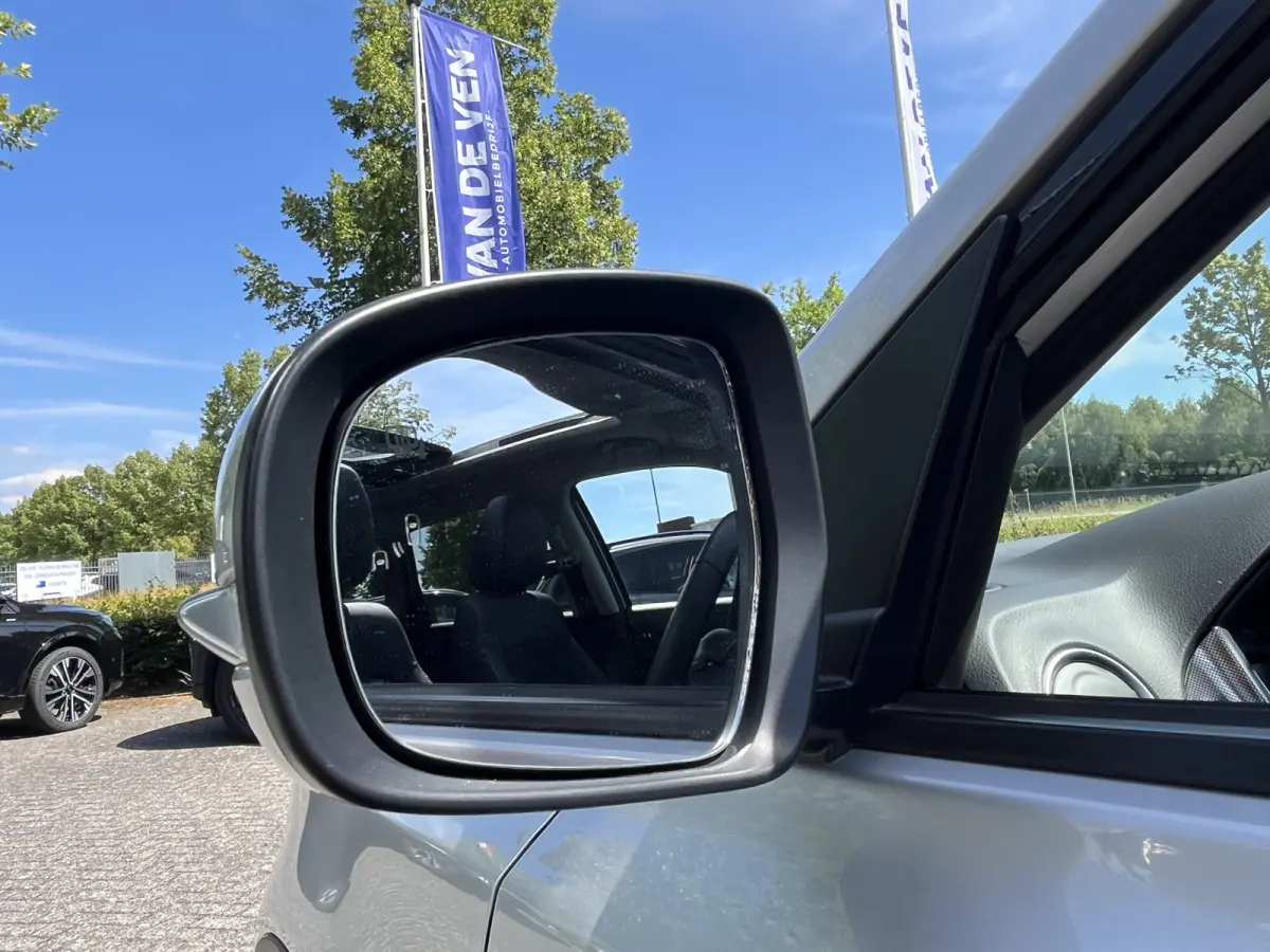 1.4 Boosterjet Smart Hybrid Style Automaat | €2.000,- voordeel | Meerdere kleuren leverbaar | Pano | Adapt. Cruise | Camera | Dodehoek | Rijstrook | Stoelverwarming | etc. etc.
