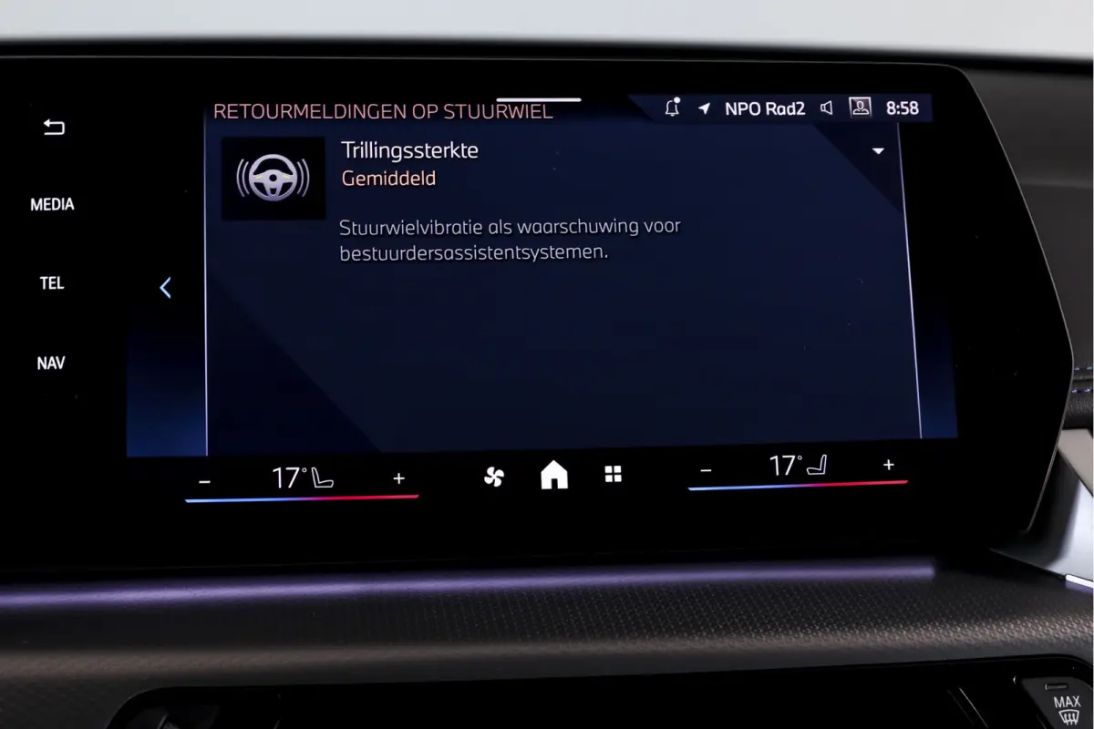 xDrive25e 245 PK M-Sport | Premium Pack | Cruise | Dig. Cockpit | Stoelverw. | PDC | Camera | NAV+App. Connect | ECC | Elek. Klep | LM 18" | 9072