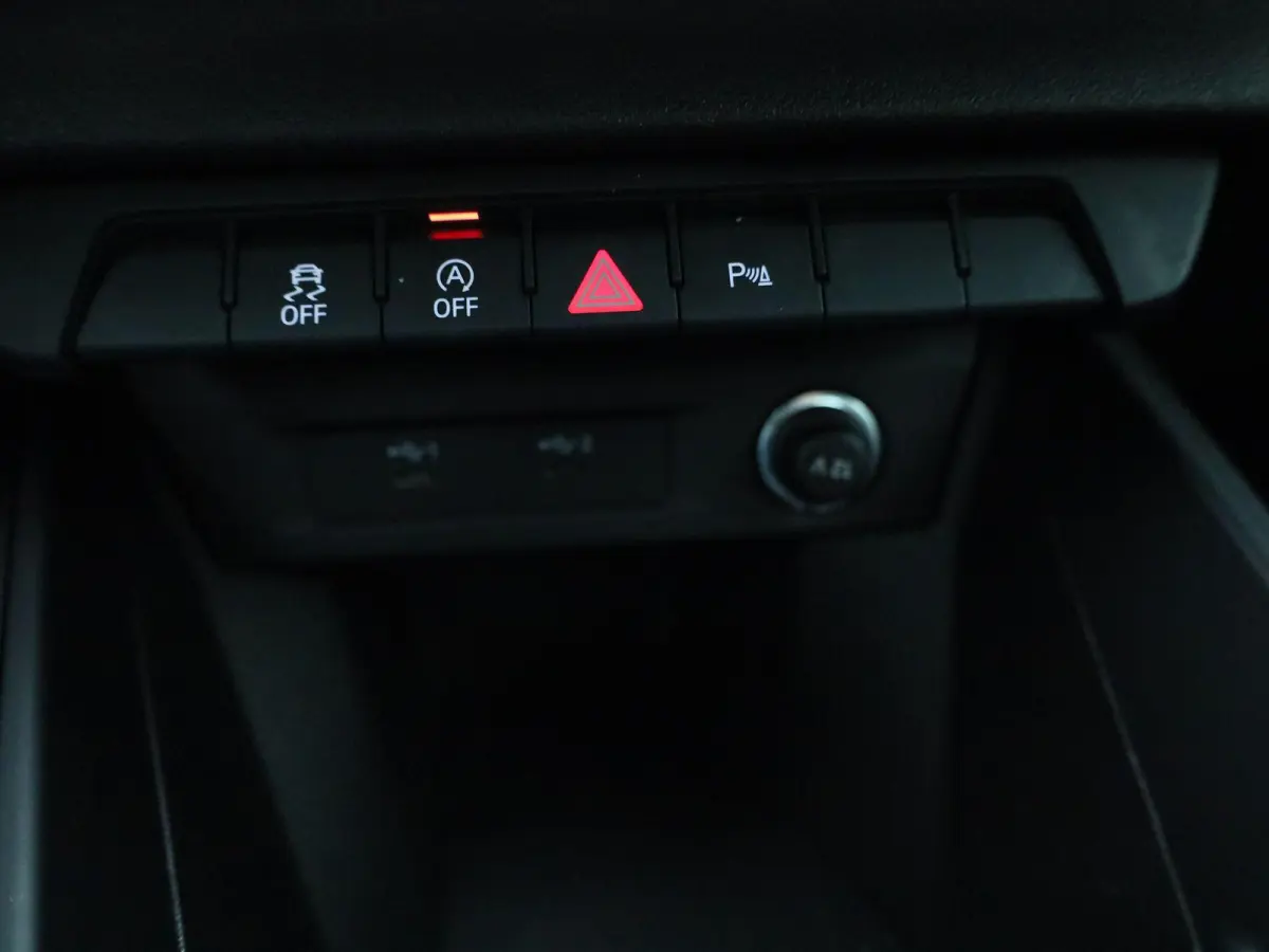 25 TFSI Pro Line | Apple Carplay / Android Auto | Navigatie | Climate Control | Cruise Control | Virtual Cockpit | Bluetooth | DAB | Parkeersensoren | Lichtmetalen Velgen |