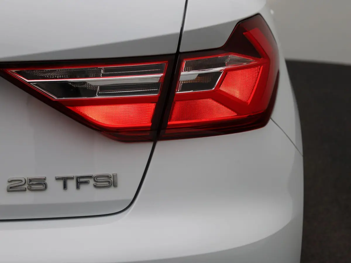 25 TFSI Pro Line | Apple Carplay / Android Auto | Navigatie | Climate Control | Cruise Control | Virtual Cockpit | Bluetooth | DAB | Parkeersensoren | Lichtmetalen Velgen |