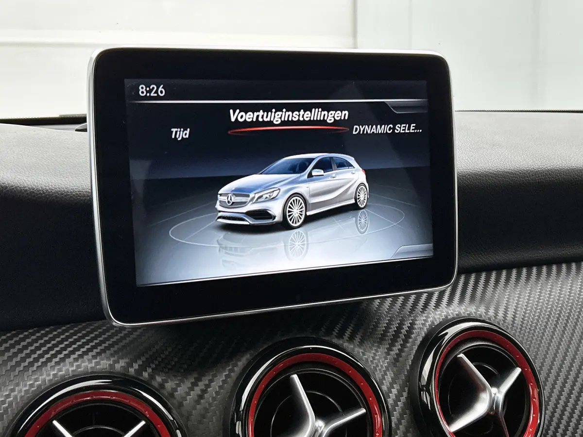 AMG 45 4MATIC FACE-LIFT(Perfect OnderH, Panoramadak, Carplay, StoelV, Clima, Navi Groot, PDC V+A, Etc)