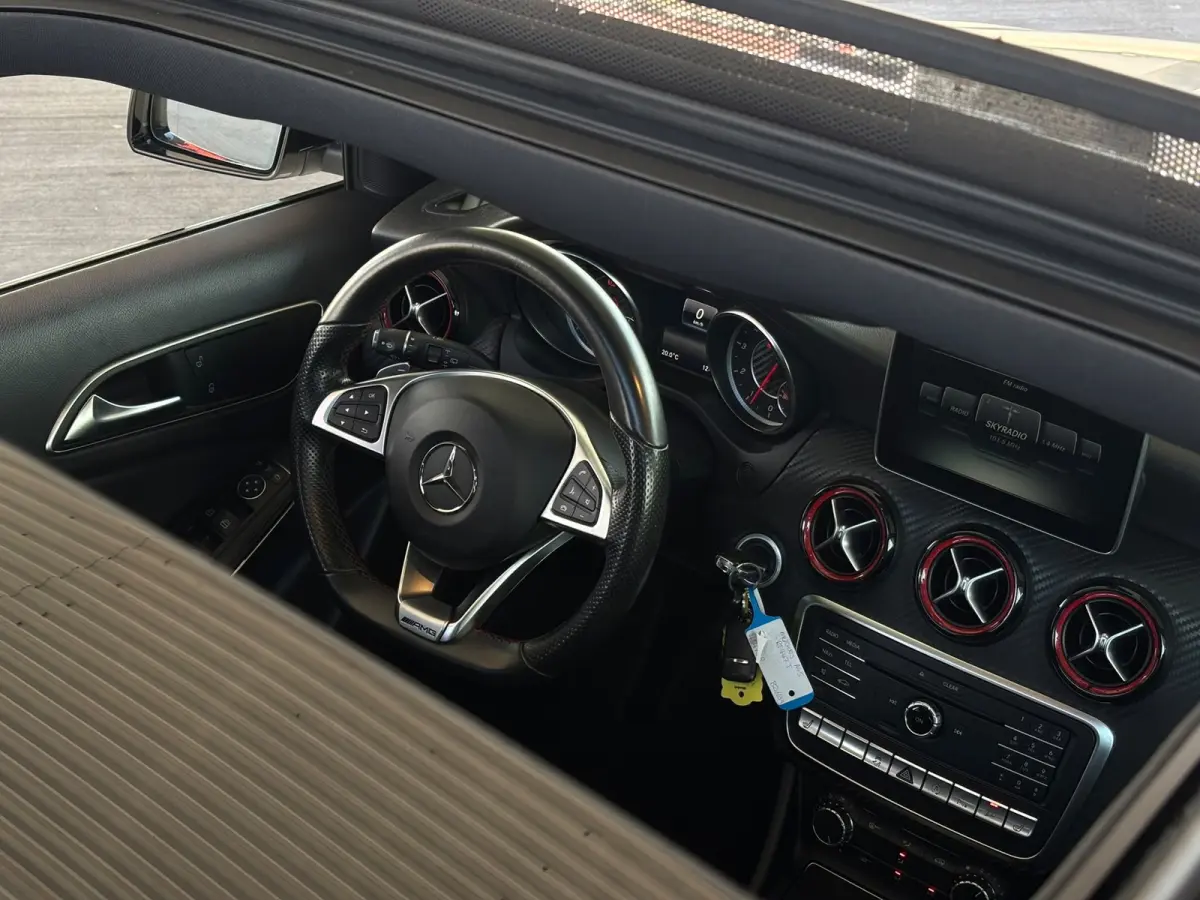 AMG 45 4MATIC FACE-LIFT(Perfect OnderH, Panoramadak, Carplay, StoelV, Clima, Navi Groot, PDC V+A, Etc)