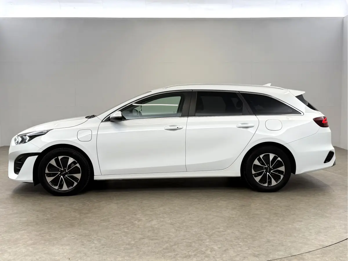 1.6 GDI PHEV DynamicLine | Camera | Cruise | Carplay | Keyless | Navi | LED | NAP