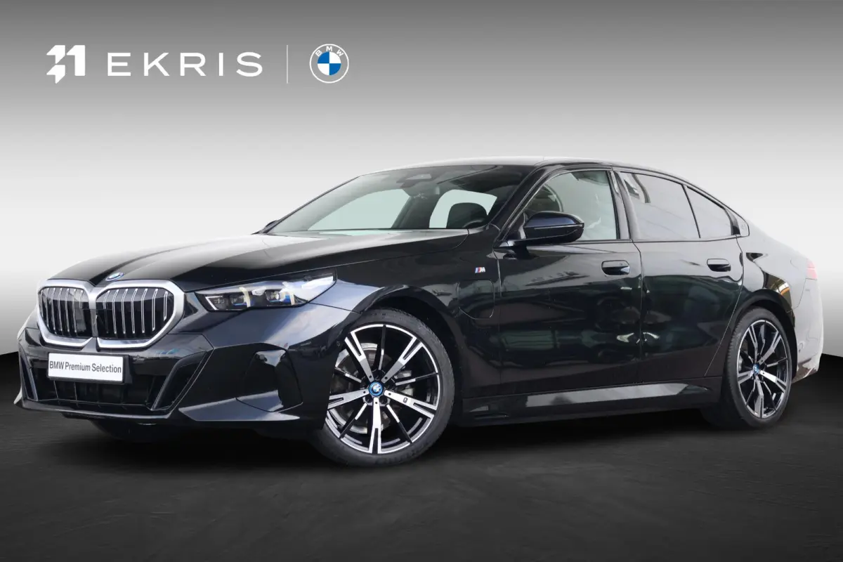 530e xDrive | SoH 100% | M-Sport Pakket | Panorama Dak | Trekhaak | Harman Kardon | Driving Assistant Plus | Adaptieve LED | Verwarmde Voorstoelen |
