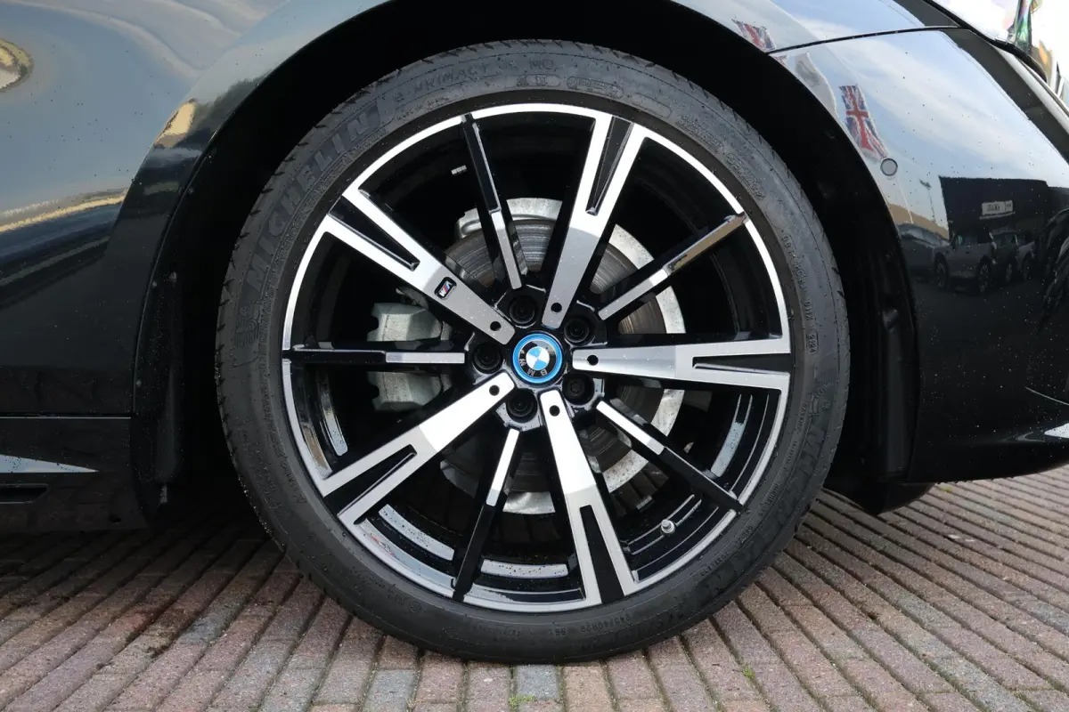 530e xDrive | SoH 100% | M-Sport Pakket | Panorama Dak | Trekhaak | Harman Kardon | Driving Assistant Plus | Adaptieve LED | Verwarmde Voorstoelen |