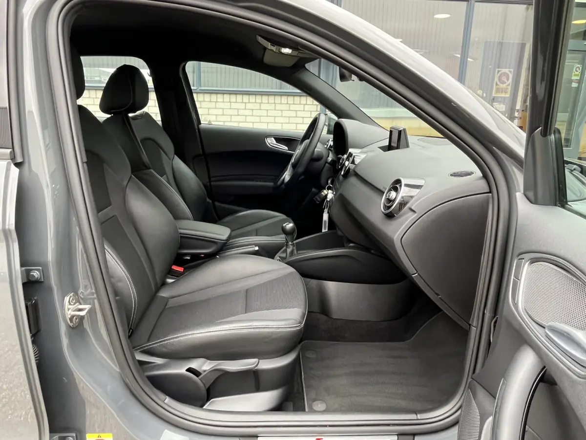1.0 TFSI Advance Sport S-Line | NL Auto/1e Eig./Navi/Airco/Cruise/17"/PDC V+A