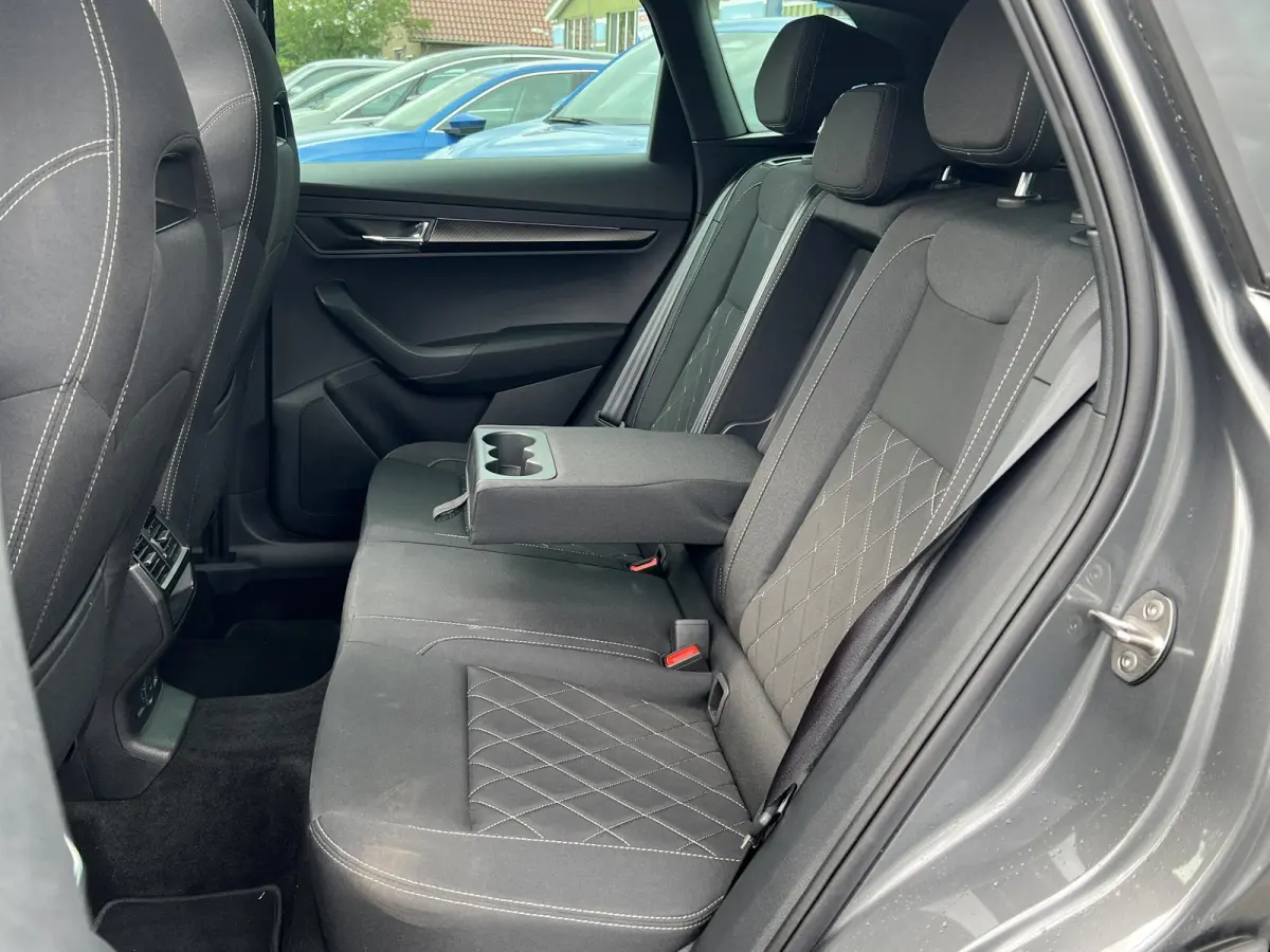 1.5 TSI ACT Sportline Business Ultimate | Pano | Trekhaak wegklapbaar | Navi | LED Matrix | El.a.klep Vitrual Pedal