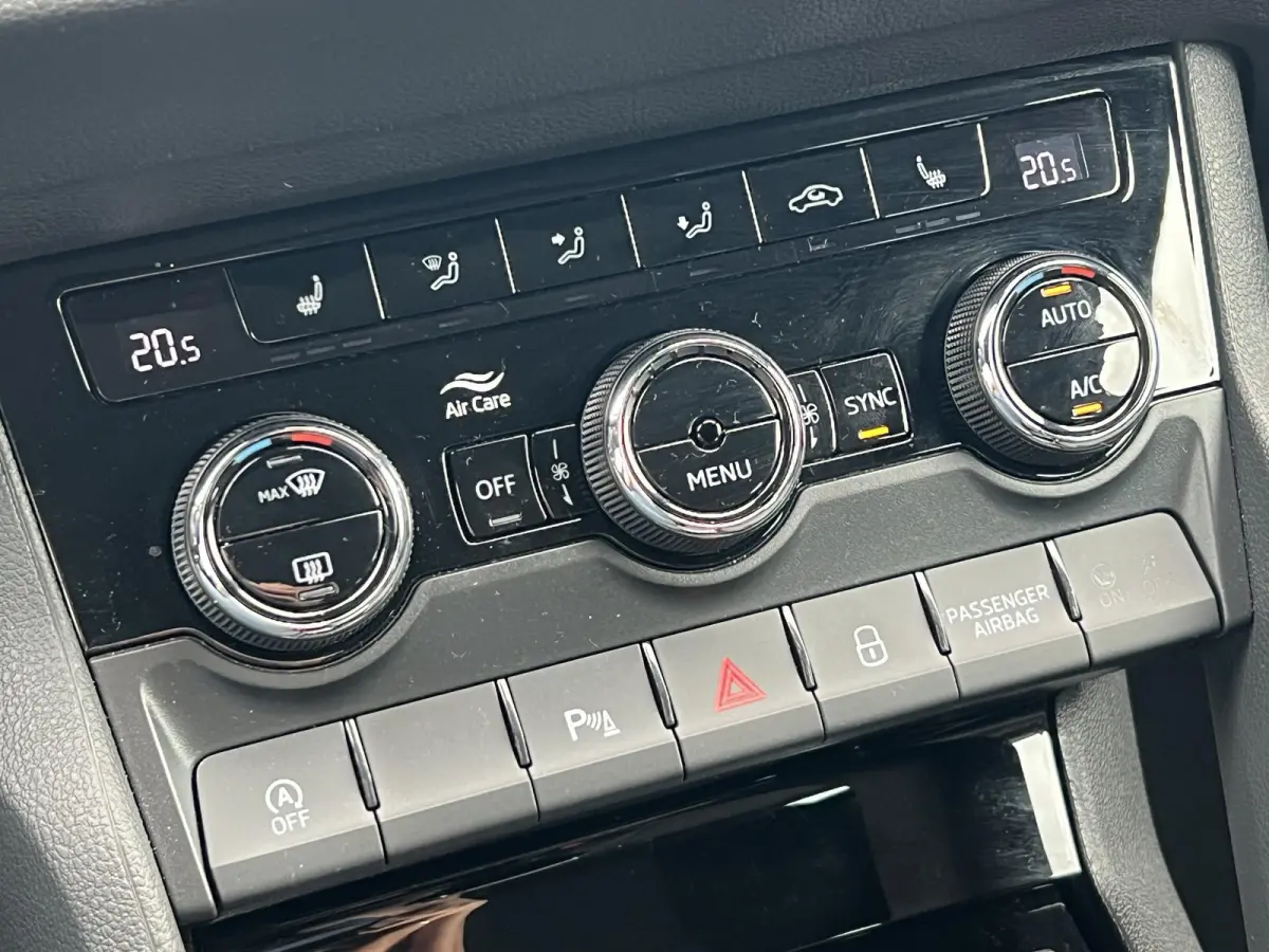 1.5 TSI ACT Sportline Business Ultimate | Pano | Trekhaak wegklapbaar | Navi | LED Matrix | El.a.klep Vitrual Pedal