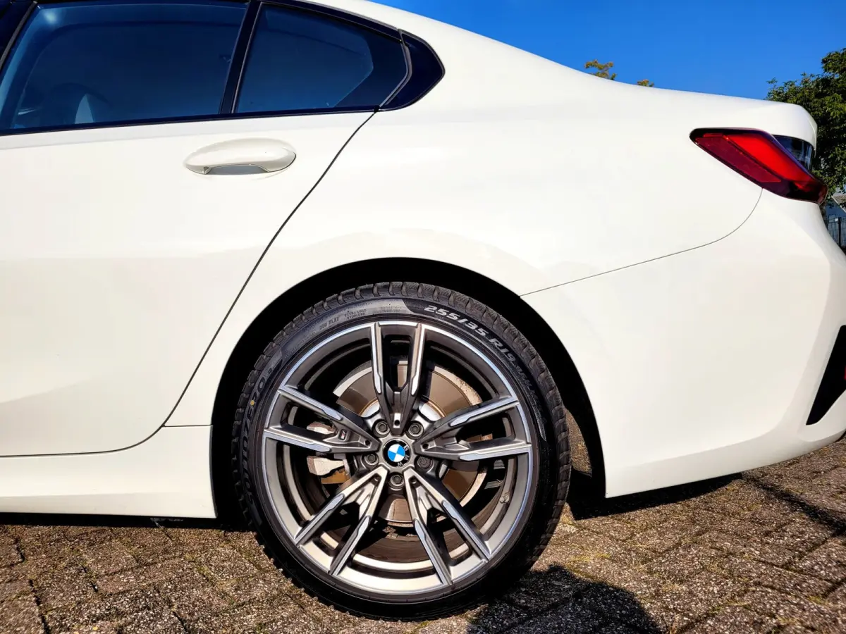 330e Sport Line 292PK, M-stuur, HIFI, 19" M-velgen breedset (1e eig. NL NAP)