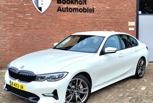 330e Sport Line 292PK, M-stuur, HIFI, Leer, (1e eig. NL NAP)