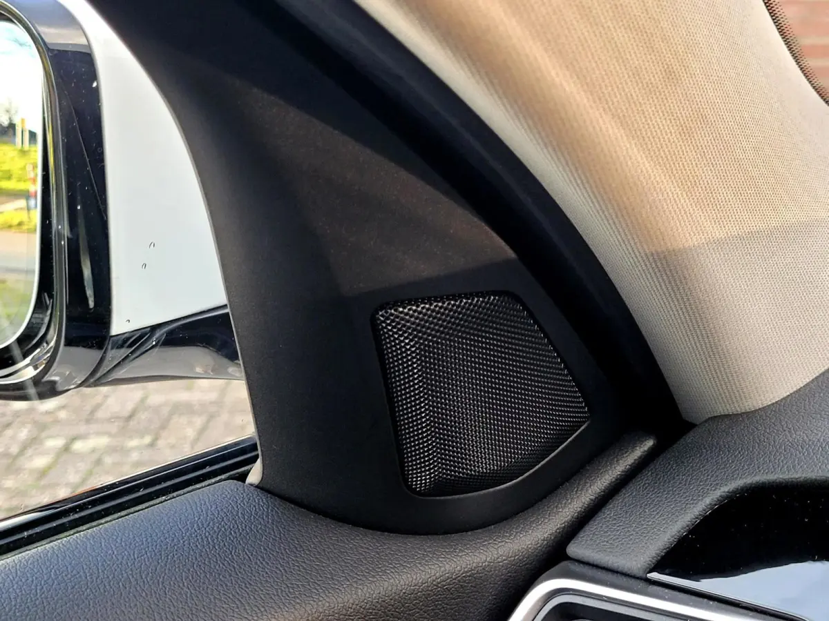 330e Sport Line 292PK, M-stuur, HIFI, 19" M-velgen breedset (1e eig. NL NAP)