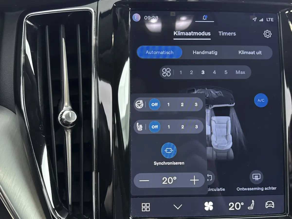 2.0 B5 Business Pro | Trekhaak | BLIS | PDC V+A en camera | Stoel + Stuurverwarming | 20 inch LM | Adaptive Cruiscontrol |