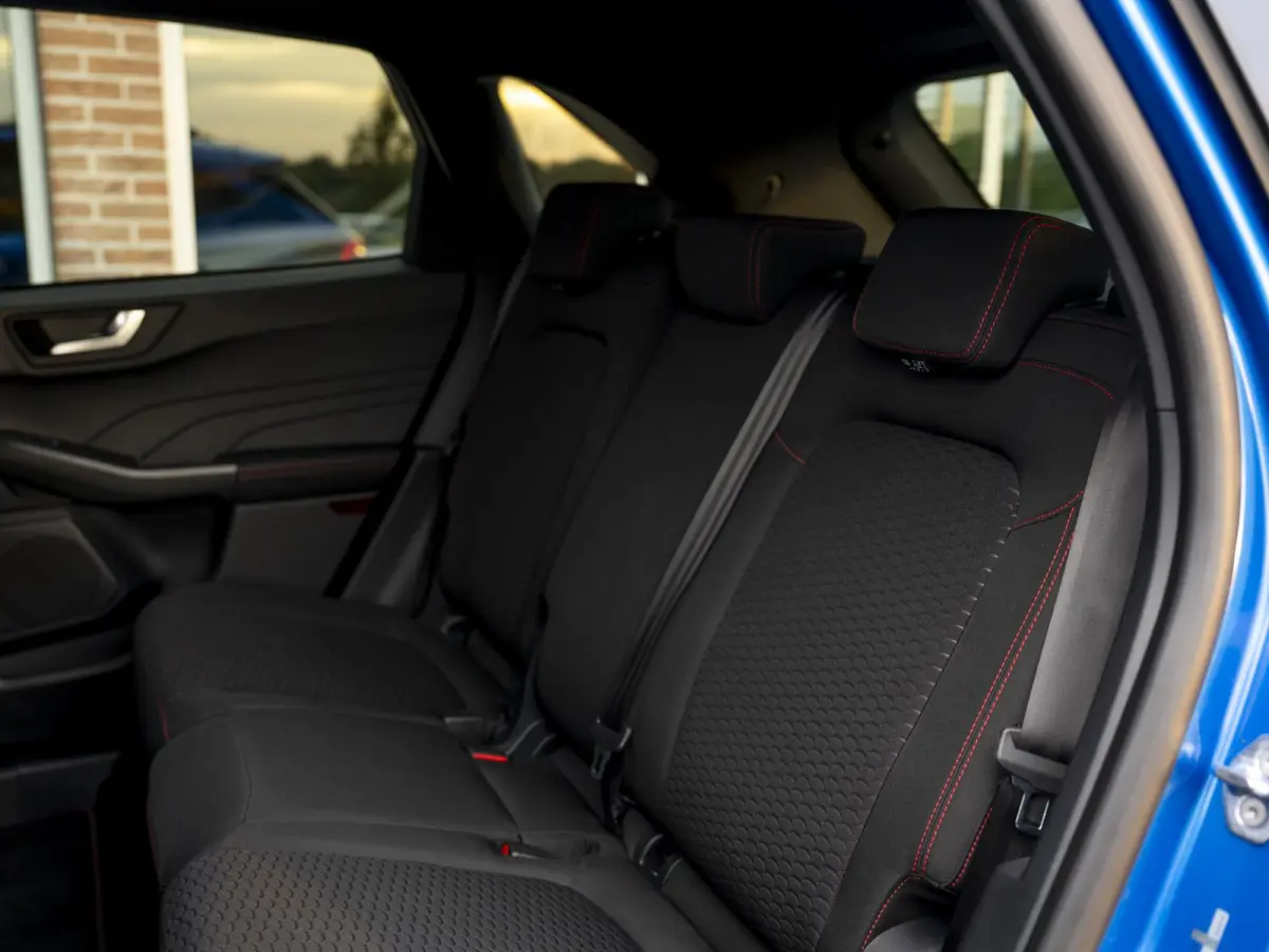 2.5 PHEV ST-Line | Stoel-/stuur-/voorruit en achterbank verwarming | Navi | 2.100kg trekgewicht