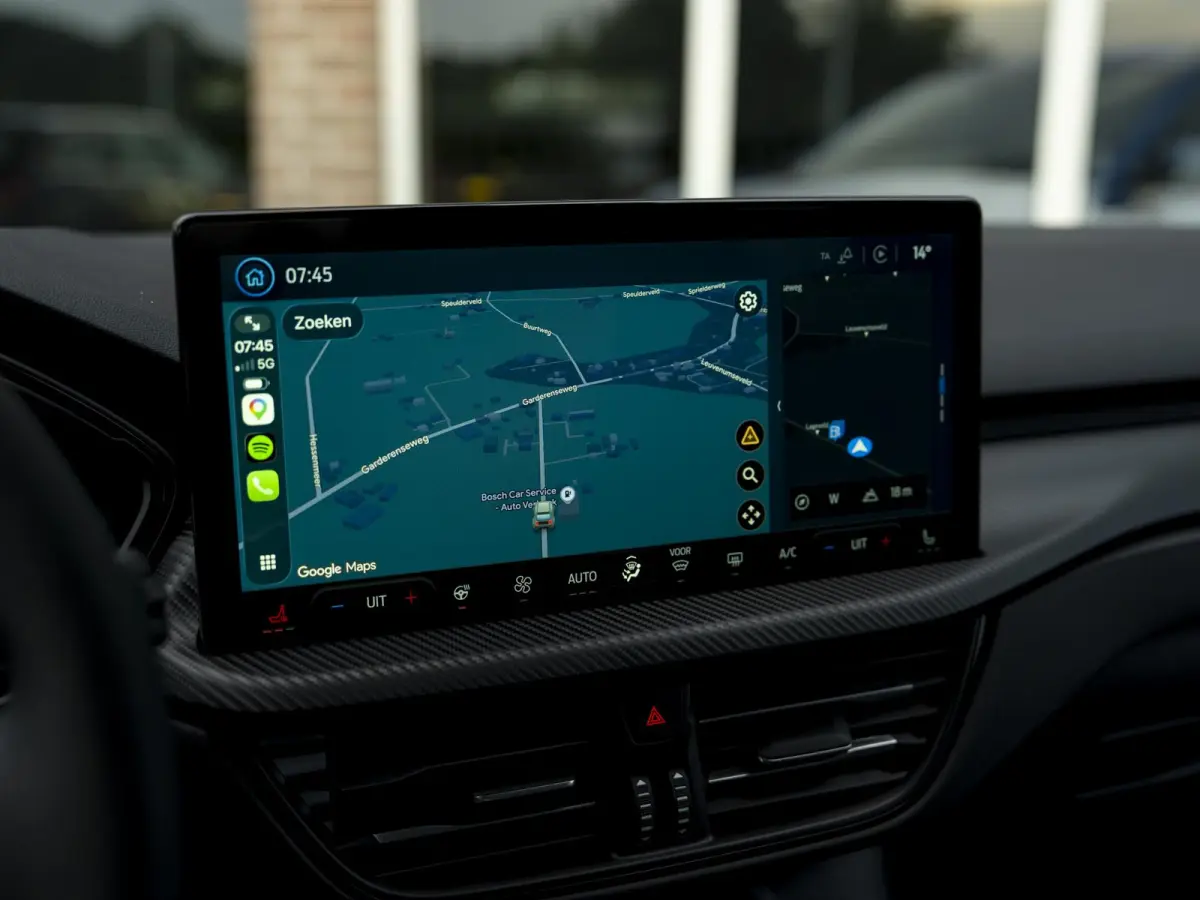 2.5 PHEV ST-Line | Stoel-/stuur-/voorruit en achterbank verwarming | Navi | 2.100kg trekgewicht