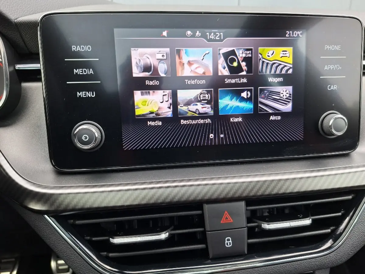 1.0 TSI Monte Carlo * 29.000KM! * Panoramadak * Stoelverwarming * Carplay * Full Led *