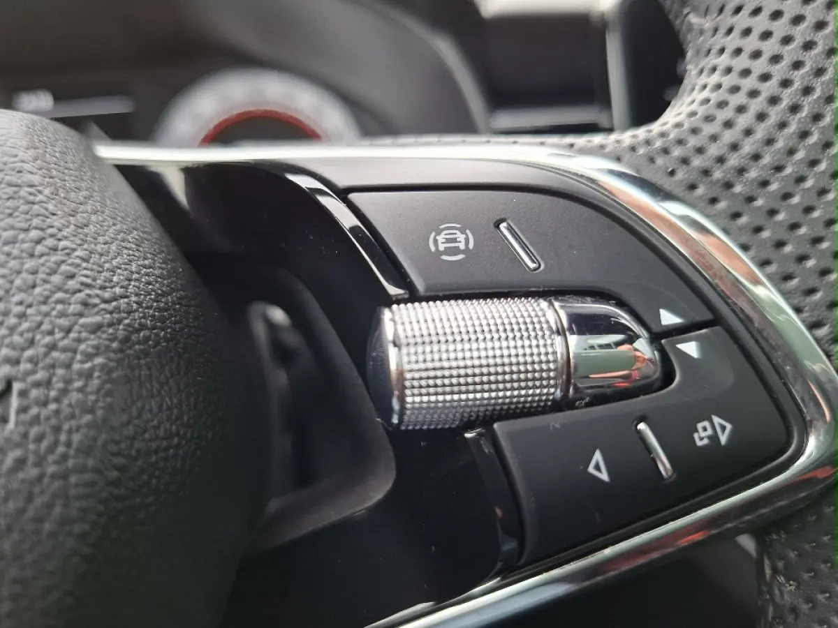 1.0 TSI Monte Carlo * 29.000KM! * Panoramadak * Stoelverwarming * Carplay * Full Led *