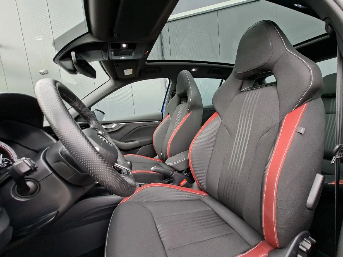 1.0 TSI Monte Carlo * 29.000KM! * Panoramadak * Stoelverwarming * Carplay * Full Led *