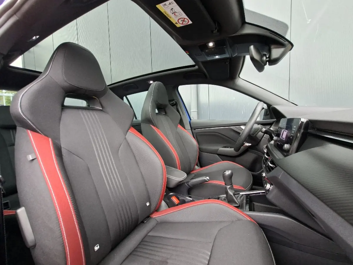 1.0 TSI Monte Carlo * 29.000KM! * Panoramadak * Stoelverwarming * Carplay * Full Led *