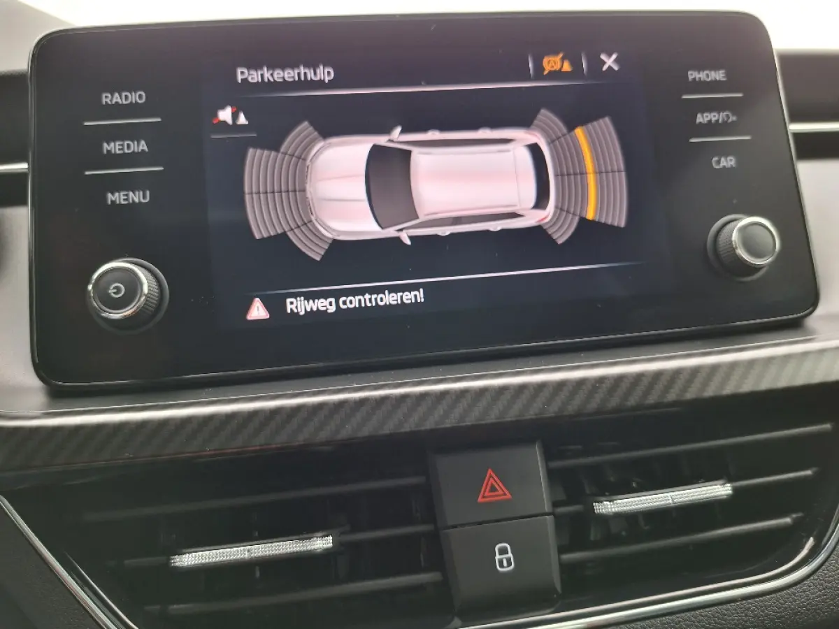 1.0 TSI Monte Carlo * 29.000KM! * Panoramadak * Stoelverwarming * Carplay * Full Led *