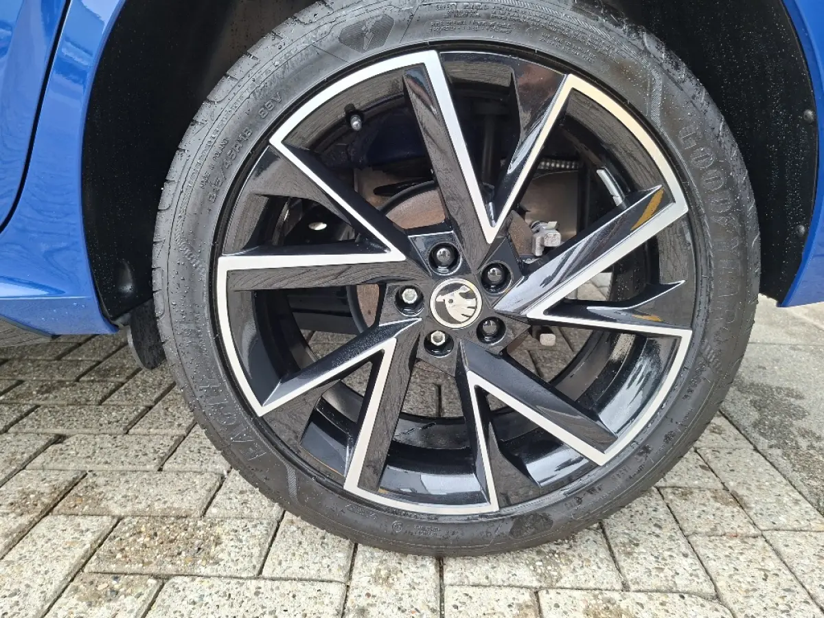 1.0 TSI Monte Carlo * 29.000KM! * Panoramadak * Stoelverwarming * Carplay * Full Led *
